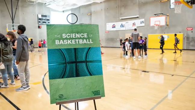 Former NBA center Spencer Hawes teaches Seattle youth science of basketball (Courtesy of Climate Pledge Arena) 